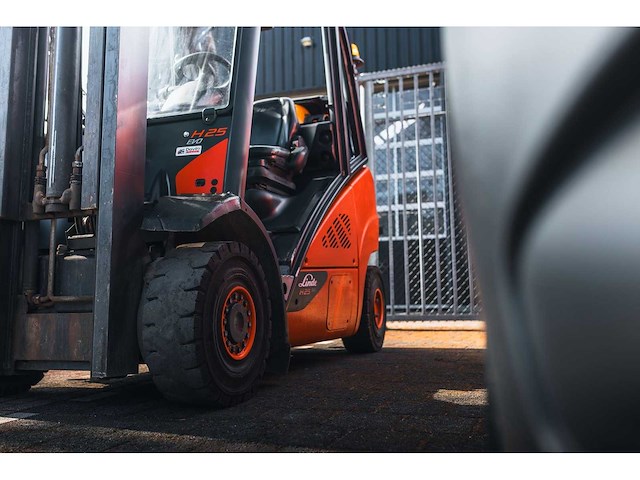 Linde - 2017 - h25t-02 - 5.55m triplex, free-lift, side-shift, vorkversteller - vorkheftruck - afbeelding 12 van  22