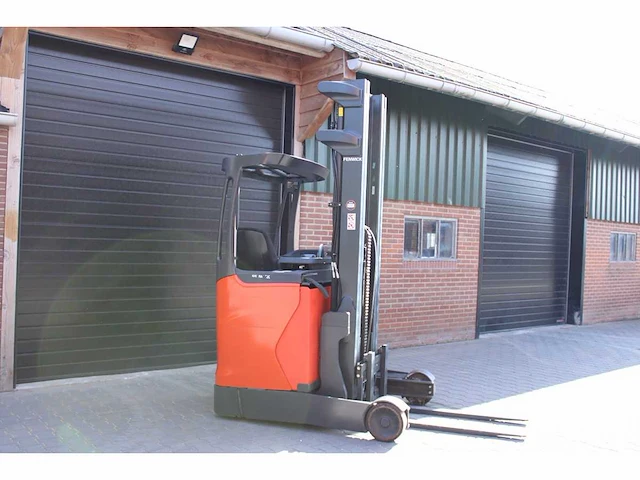 Linde - 2017 - r12b01 - 6.22m triplex, free-lift, side-shift - reach truck - afbeelding 1 van  3