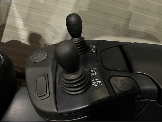 Linde - 2018 - e18-02 - vorkheftruck - afbeelding 2 van  4