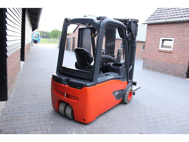 Linde - 2018 - e20 l -02 - vorkheftruck - afbeelding 14 van  18