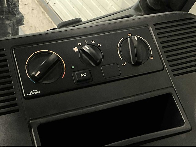 Linde - 2018 - e30hl-01/600 - 3999uur - lepelversteller vorkheftruck - afbeelding 4 van  13