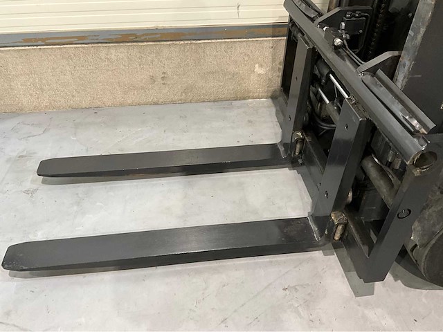 Linde - 2018 - e30hl-01/600 - 3999uur - lepelversteller vorkheftruck - afbeelding 6 van  13