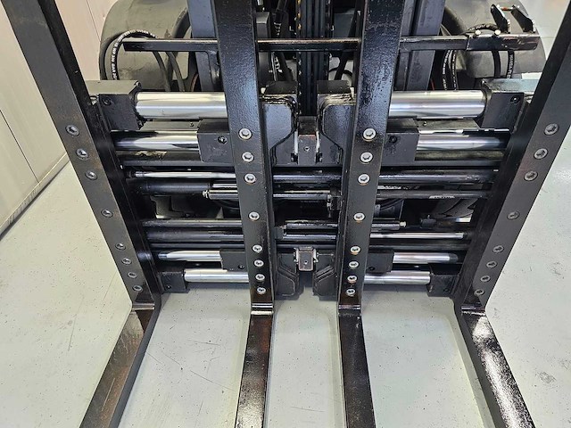Linde - 2018 - h45t-02 - 6.13m triplex, free-lift, vorkversteller, side-shift, dichte cabine - vorkheftruck - afbeelding 5 van  25