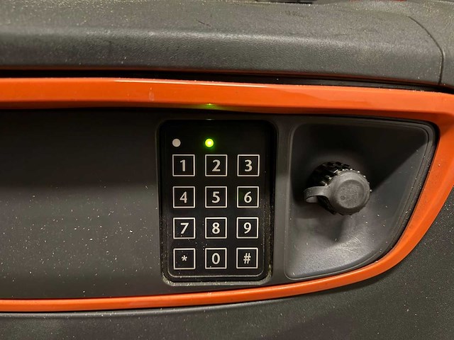 Linde - 2018 - l14 - meeneemheftruck - afbeelding 11 van  16