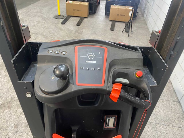 Linde - 2019 - v10-02 - orderpicker - afbeelding 7 van  10