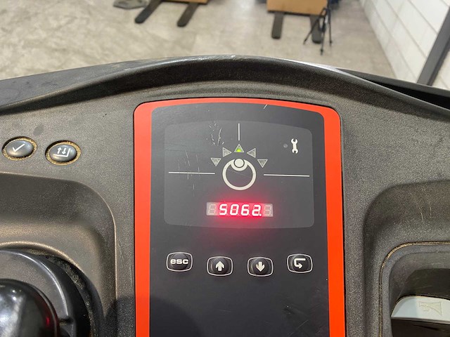 Linde - 2019 - v10-02 - orderpicker - afbeelding 10 van  10