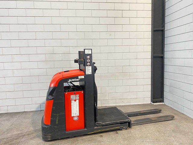 Linde - 2019 - v10-02 - orderpicker - afbeelding 1 van  12