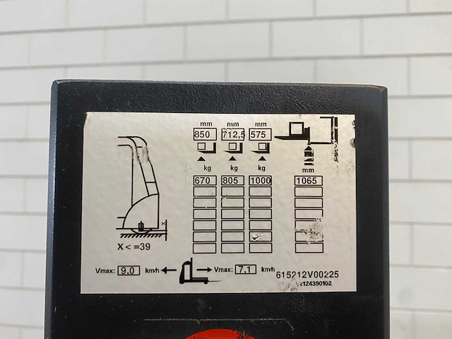 Linde - 2019 - v10-02 - orderpicker - afbeelding 1 van  8