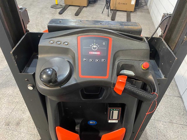 Linde - 2019 - v10-02 - orderpicker - afbeelding 6 van  8