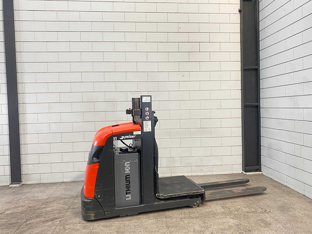 Linde - 2019 - v10-02 - orderpicker - afbeelding 1 van  10