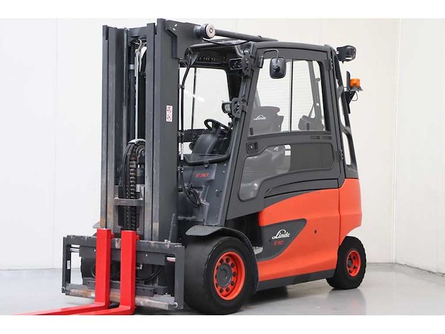 Linde - 2020 - e50hl-01/600 - 1530 uren - 4.37m triplex, free-lift, side-shift - vorkheftruck - afbeelding 1 van  5