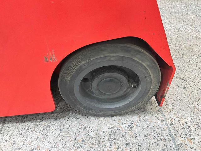 Linde - 2021 - p30 - industriële trekker - afbeelding 7 van  13