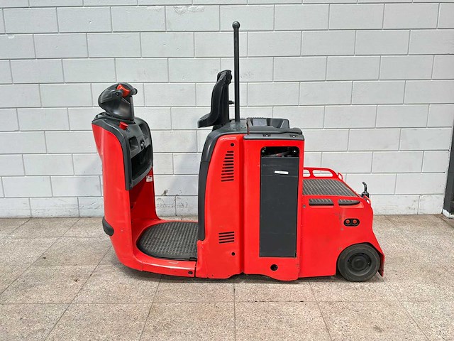 Linde - 2021 - p30 - industriële trekker - afbeelding 1 van  13
