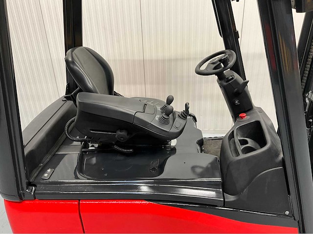 Linde - e16 evo vorkheftruck 2021 triplex - freelift - sideshift - 5110 uur - 1600kg - multifunctioneel dashboard - afbeelding 16 van  27