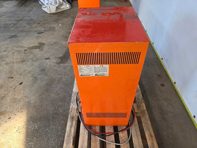 Linde - fw100 t48/100 48v 100 a - acculader - afbeelding 6 van  7