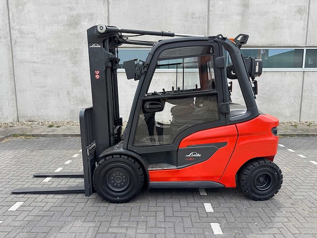 Linde - h-30-d-01 (1202) - forklift trucks - 2022 - afbeelding 2 van  9