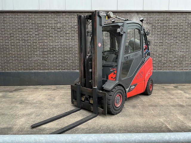 Linde - h-30-t-02 (393) - forklift trucks - 2015 - afbeelding 1 van  9