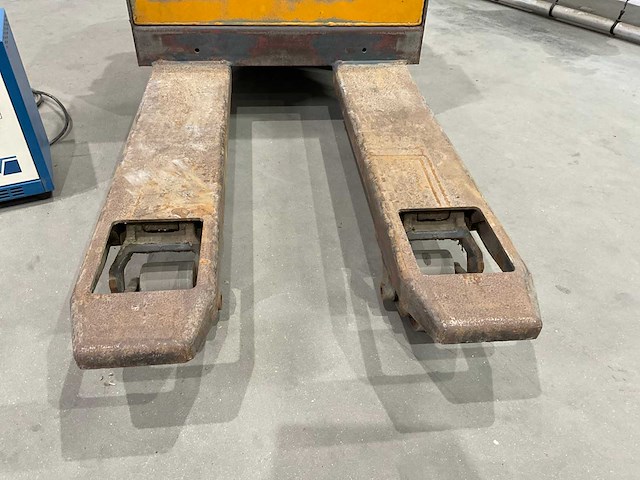 Linde - t30 - elektrische palletwagen - afbeelding 6 van  10