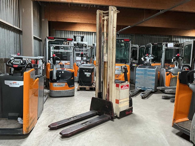 Linde - xg12 - stackers - 1987 - afbeelding 1 van  6