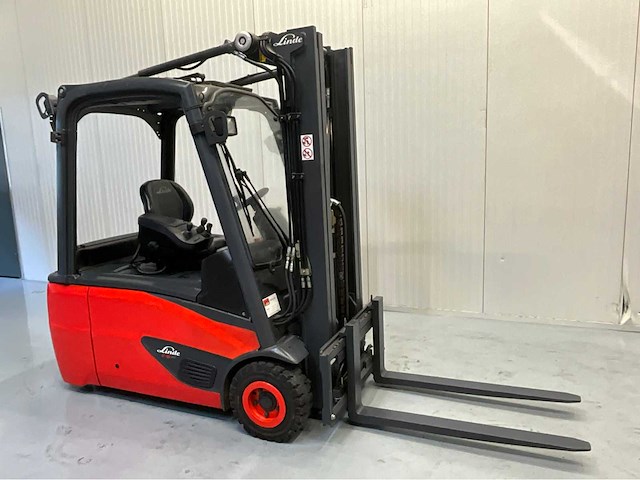 Linde e16-02 vorkheftruck - triplex - freelift - sideshift - 4361 uur- acculader - afbeelding 2 van  17