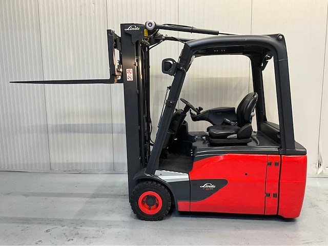 Linde e16-02 vorkheftruck - triplex - freelift - sideshift - 4361 uur- acculader - afbeelding 10 van  17