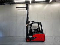 Linde e16-02 vorkheftruck - triplex - freelift - sideshift - 4361 uur- acculader - afbeelding 15 van  17