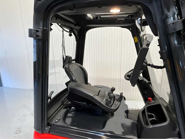 Linde e16c-02 - vorkheftruck - triplex - freelift - sideshift - 2019 - 5714 uur - afbeelding 11 van  19