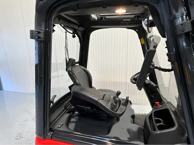 Linde e16c-02 - vorkheftruck - triplex - freelift - sideshift - 2019 - 5714 uur - afbeelding 9 van  19