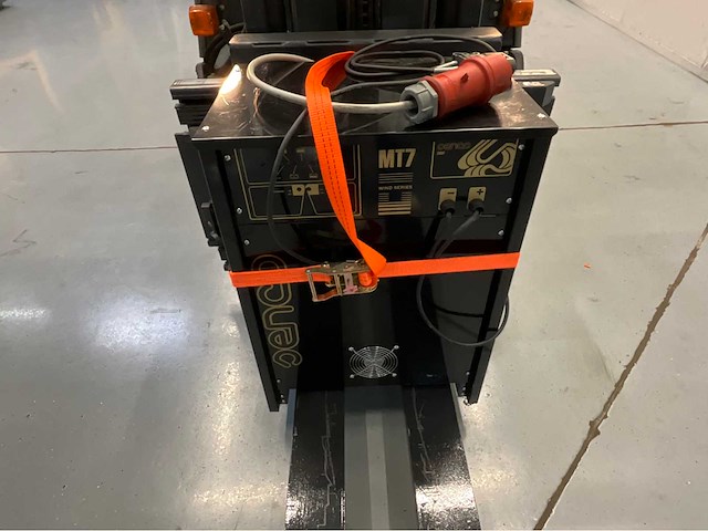 Linde e20-02 - vorkheftruck - vorkensteller - sideshift - freelift- acculader- bluespot achter - afbeelding 3 van  16