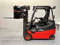 Linde e20-02 - vorkheftruck - vorkensteller - sideshift - freelift- acculader- bluespot achter - afbeelding 4 van  16