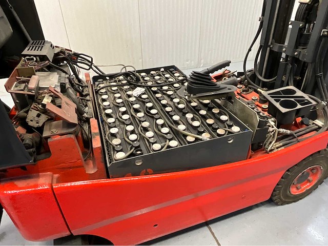 Linde e20-02 - vorkheftruck - vorkensteller - sideshift - freelift- acculader- bluespot achter - afbeelding 8 van  16