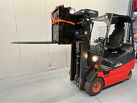 Linde e20-02 - vorkheftruck - vorkensteller - sideshift - freelift- acculader- bluespot achter - afbeelding 9 van  16