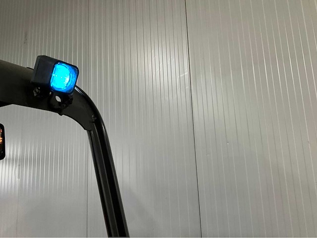 Linde e20-02 - vorkheftruck - vorkensteller - sideshift - freelift- acculader- bluespot achter - afbeelding 4 van  8