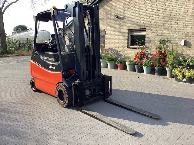 Linde / fenwick - 2011 - e30-03/600 - vorkheftruck - afbeelding 23 van  39