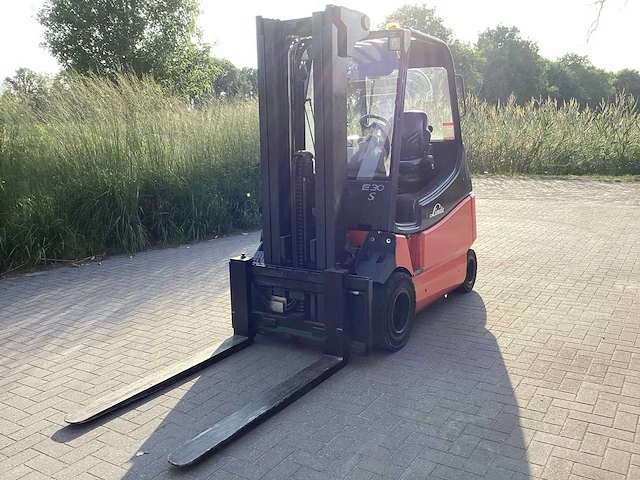 Linde / fenwick - 2011 - e30-03/600 - vorkheftruck - afbeelding 35 van  39