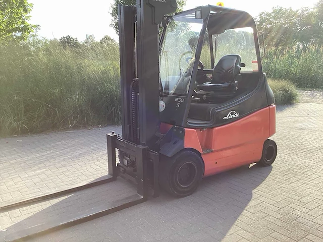 Linde / fenwick - 2011 - e30-03/600 - vorkheftruck - afbeelding 36 van  39