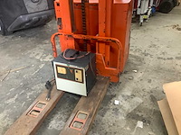Linde l 12 stapelaar - afbeelding 7 van  9