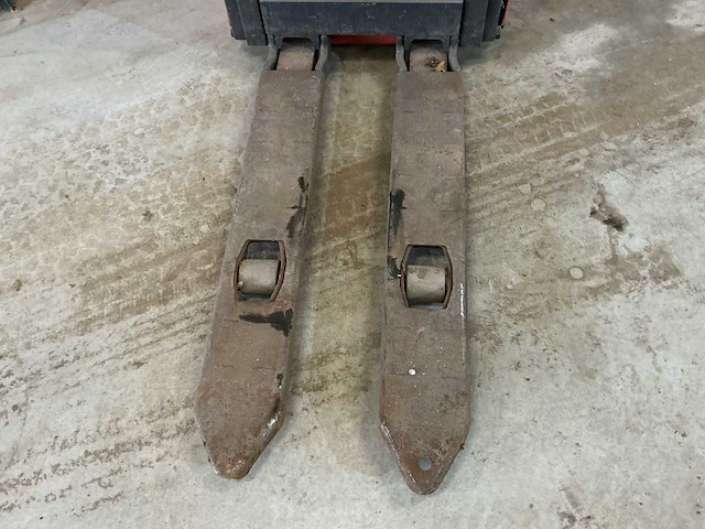 Linde l12 elecktrische hoogstapelaar - afbeelding 8 van  15