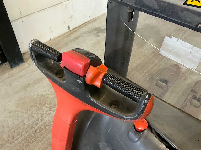 Linde l12 elecktrische hoogstapelaar - afbeelding 9 van  15