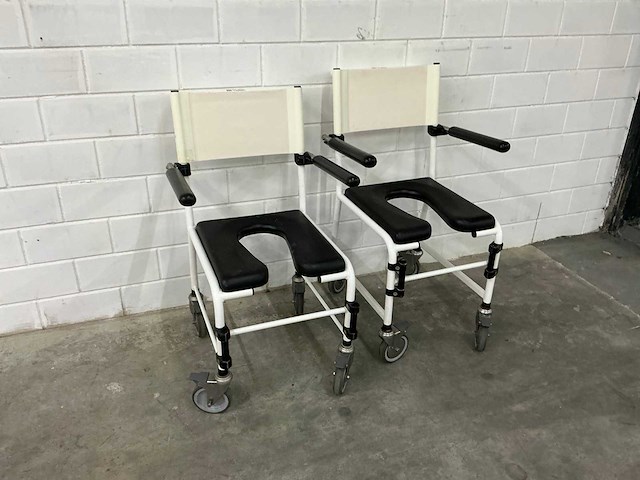 Linido handicare - verrijdbare douchestoel toiletstoel (2x) - afbeelding 1 van  4