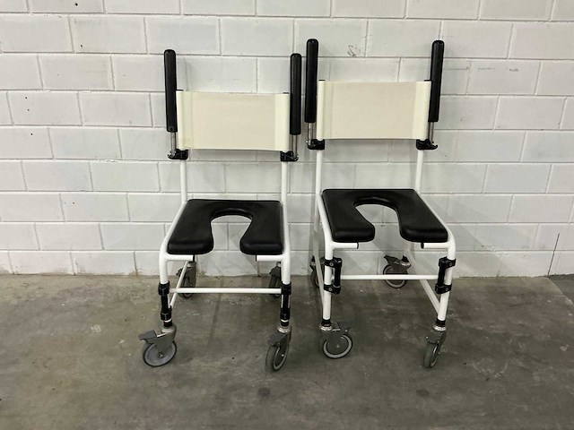 Linido handicare - verrijdbare douchestoel toiletstoel (2x) - afbeelding 3 van  4