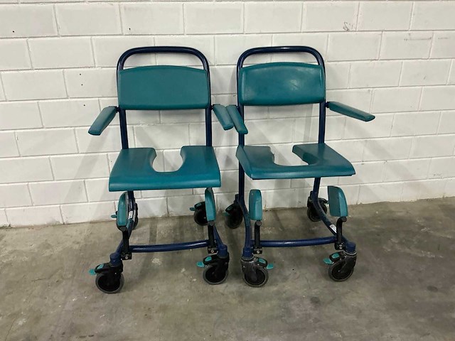 Linido handicare - verrijdbare douchestoel toiletstoel (2x) - afbeelding 3 van  4