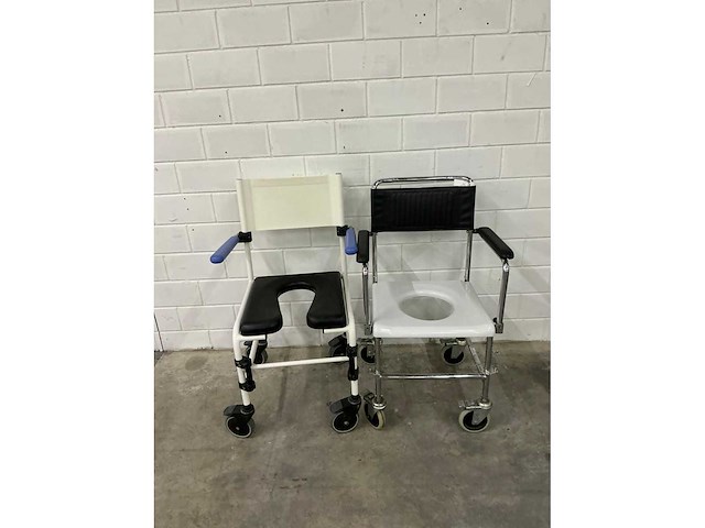 Linido handicare - verrijdbare douchestoel toiletstoel (2x) - afbeelding 3 van  4