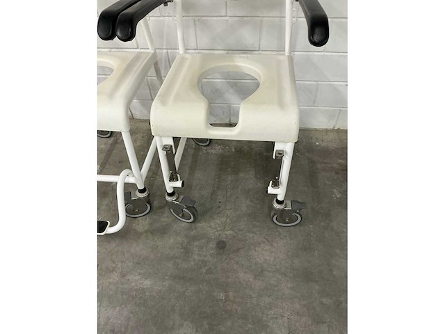 Linido handicare - verrijdbare douchestoel toiletstoel (2x) - afbeelding 5 van  7