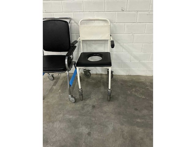 Linido handicare - verrijdbare douchestoel toiletstoel (2x) - afbeelding 2 van  5