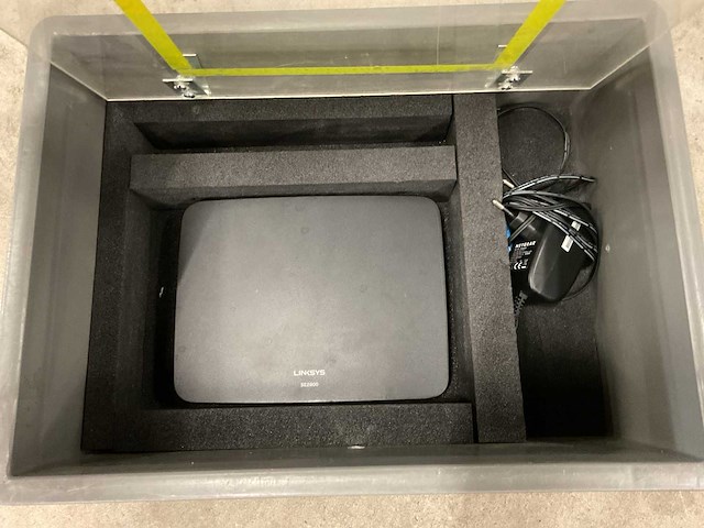 Linksys se2800 8-poorts gigabit switch - afbeelding 1 van  2