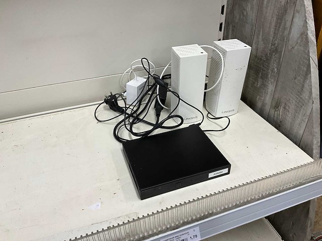 Linksys wifi switches (3x) - afbeelding 1 van  7
