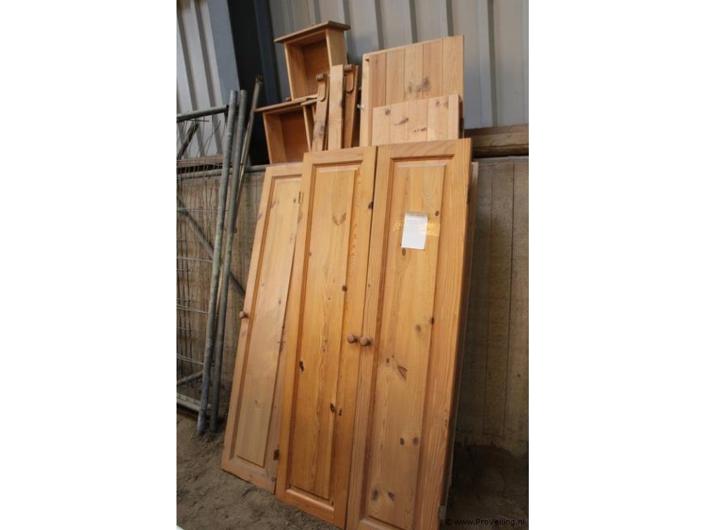 Veiling van diverse goederen te witmarsum o.a. boten met trailers, scooters, houtkachels & bevestigingsmaterialen