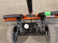 Linoleum roller, uzin utz / wolff, 2016 - afbeelding 3 van  3