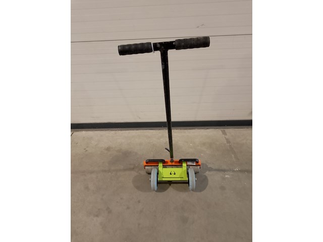 Linoleum roller, uzin utz / wolff, 2018 - afbeelding 3 van  4